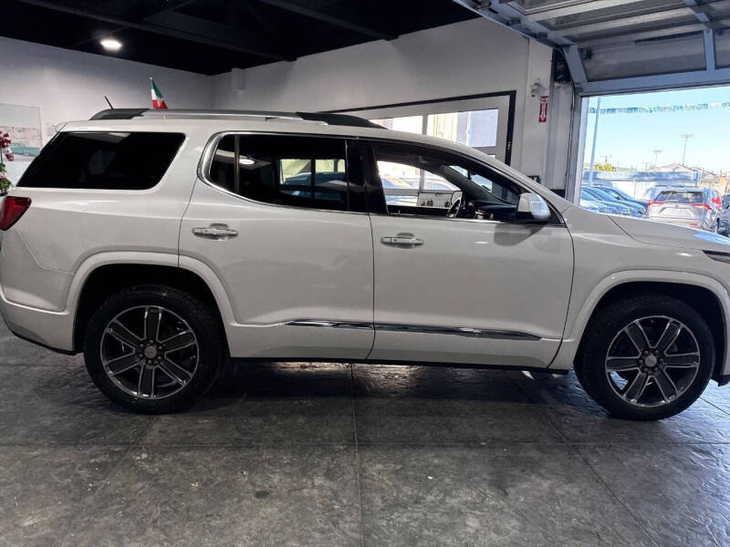 2018 GMC Acadia Denali