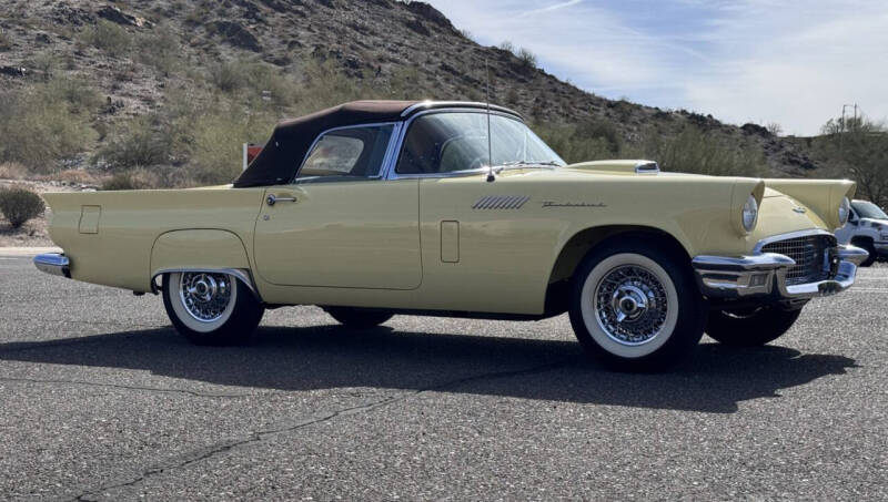 1957 Ford Thunderbird