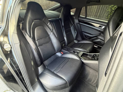 2017 Porsche Panamera 4S