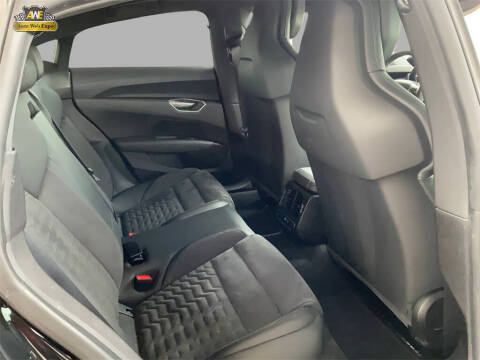 2022 Audi e-tron GT quattro Premium Plus