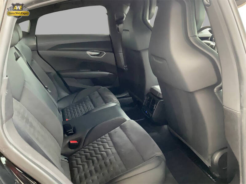 2022 Audi e-tron GT quattro Premium Plus