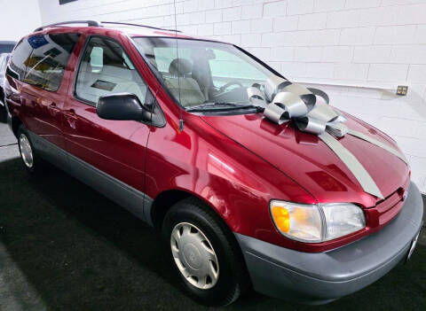 1999 Toyota Sienna LE