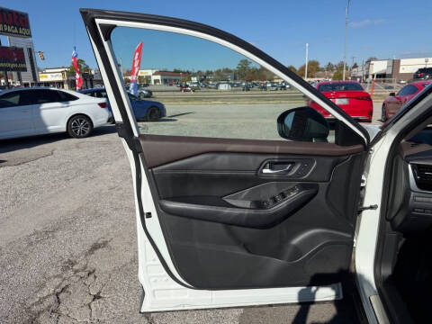 2023 Nissan Rogue SL