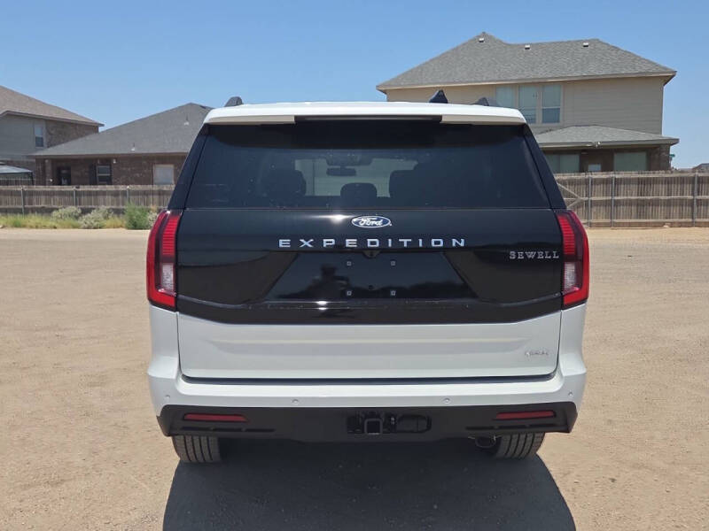 2027 Ford Expedition MAX Active