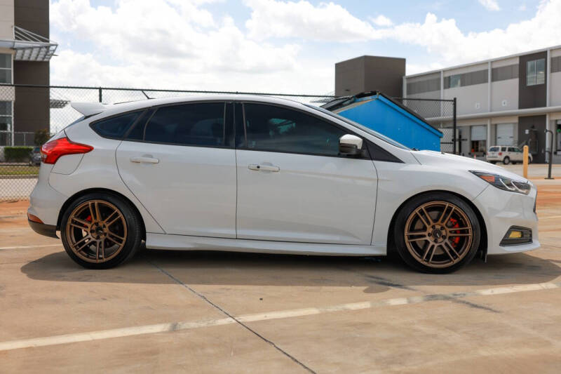 2017 Ford Focus ST