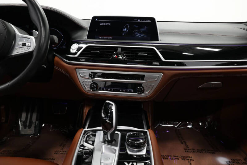 2022 BMW 7 Series M760i xDrive