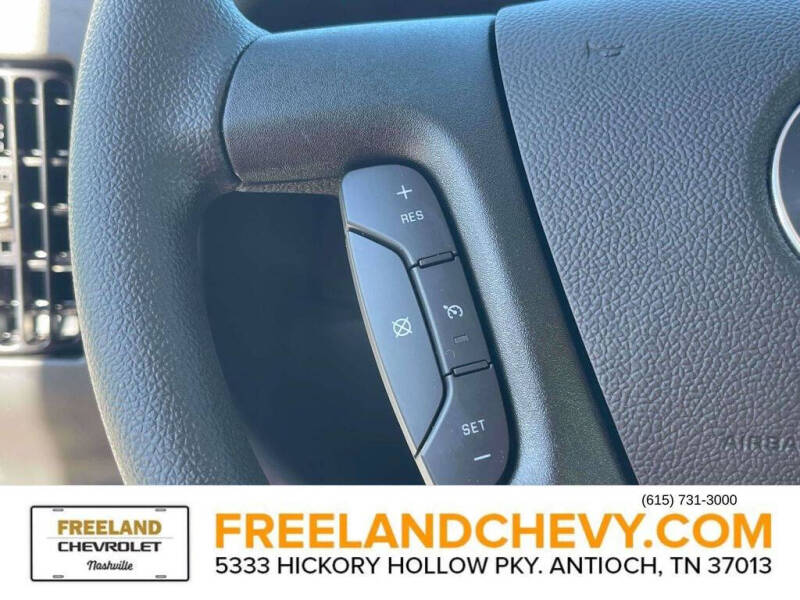 2025 Chevrolet Express 3500