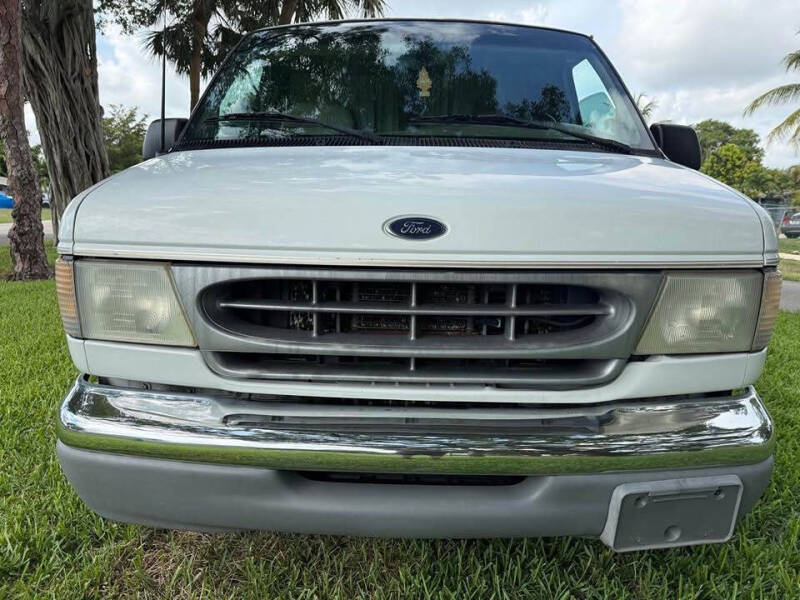 2000 Ford E-Series