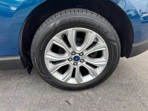 2020 Ford Edge Titanium
