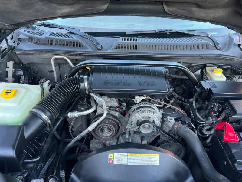 2008 Jeep Commander Sport