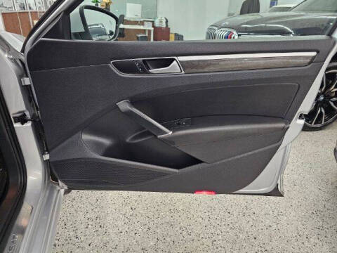 2016 Volkswagen Passat V6 SEL Premium