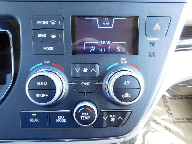 2015 Toyota Sienna XLE 8-Passenger