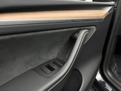 2025 Tesla Model Y Long Range