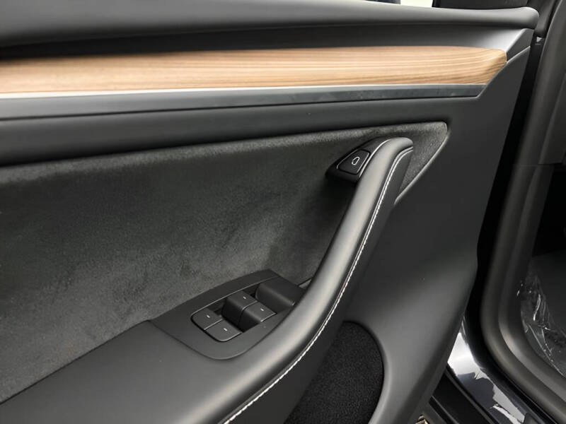 2025 Tesla Model Y Long Range