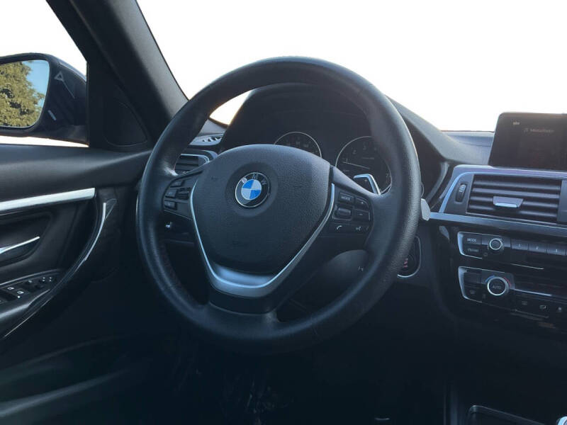 2018 BMW 3 Series 330i