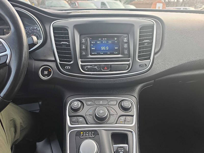 2017 Chrysler 200