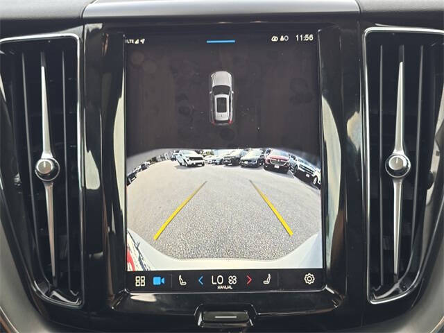 2024 Volvo XC60 B5 Core Dark Theme