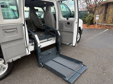 2011 Ford E-Series E-350 SD XLT