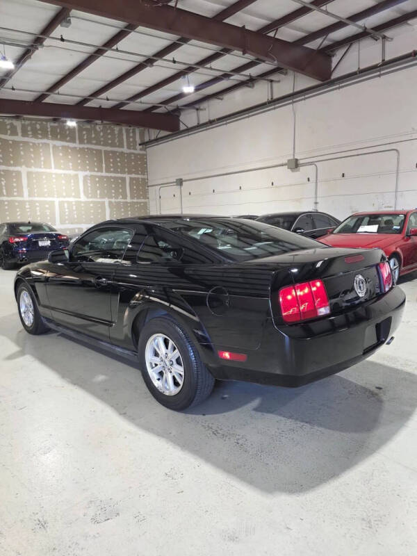 2007 Ford Mustang V6 Deluxe