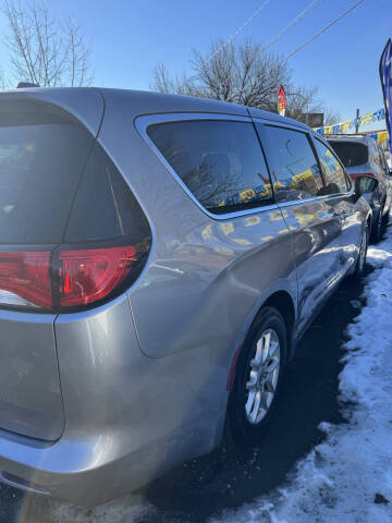 2017 Chrysler Pacifica LX