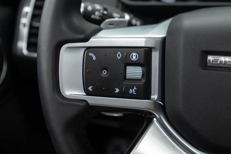 2024 Land Rover Discovery P300 Dynamic SE