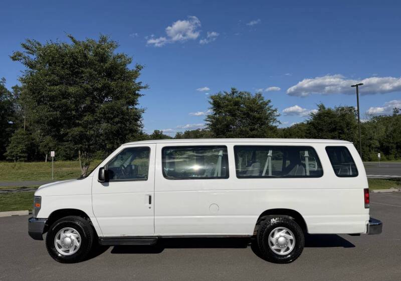 2012 Ford E-Series E-350 SD XLT