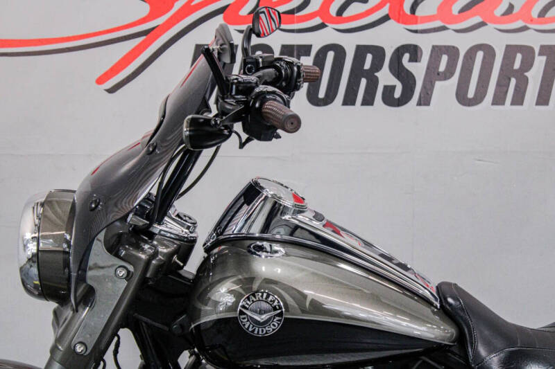 2014 Harley-Davidson CVO Road King
