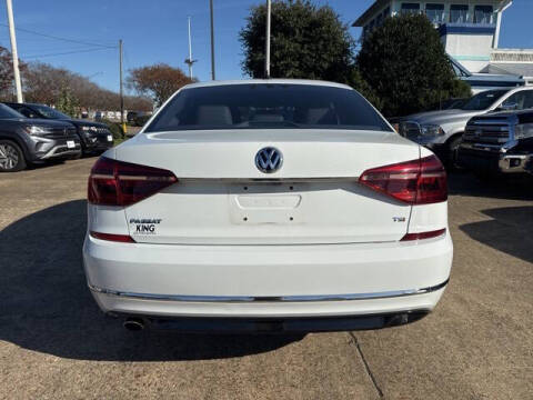 2017 Volkswagen Passat 1.8T R-Line