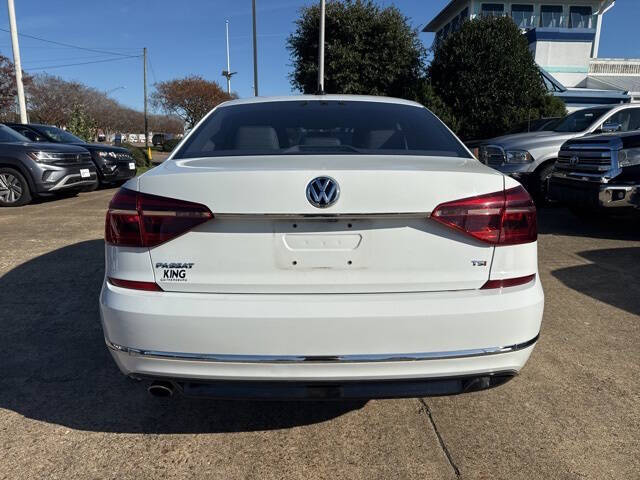 2017 Volkswagen Passat 1.8T R-Line