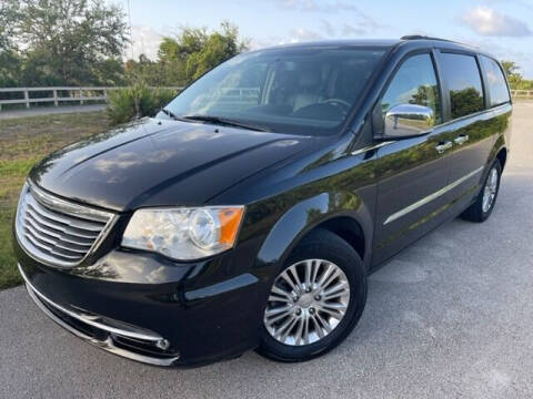 2014 Chrysler Town and Country for sale at Deerfield Automall in Deerfield Beach FL
