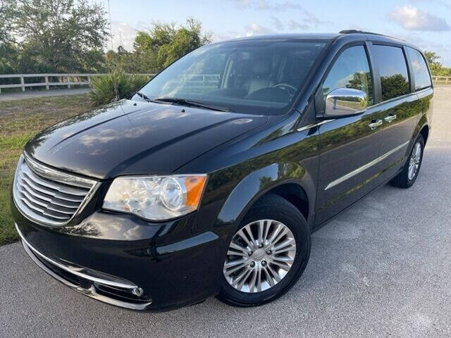 2014 Chrysler Town and Country for sale at Deerfield Automall in Deerfield Beach FL