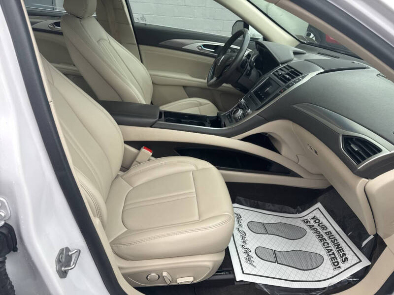 2020 Lincoln MKZ Standard