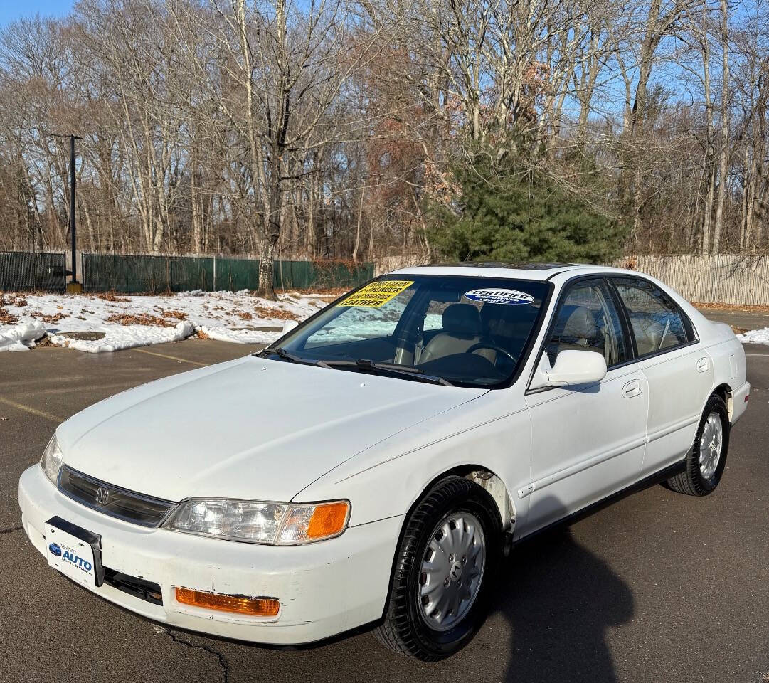 1996 Honda Accord EX 4dr Sedan's photo