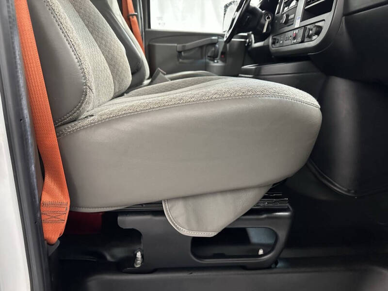 2022 Chevrolet Express 3500