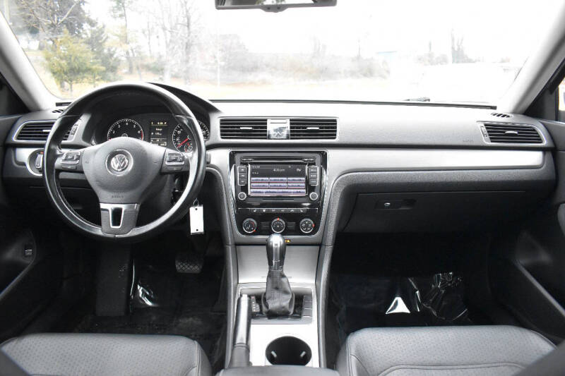 2014 Volkswagen Passat 1.8T SE