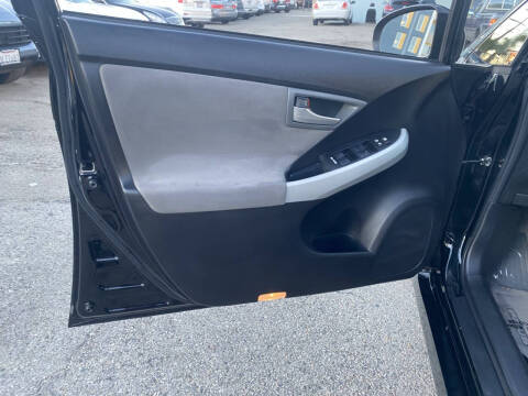 2013 Toyota Prius Three