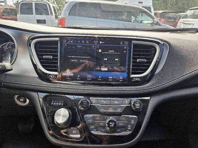 2024 Chrysler Pacifica Touring