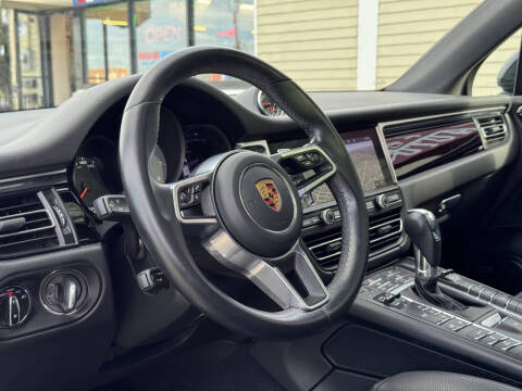 2020 Porsche Macan S