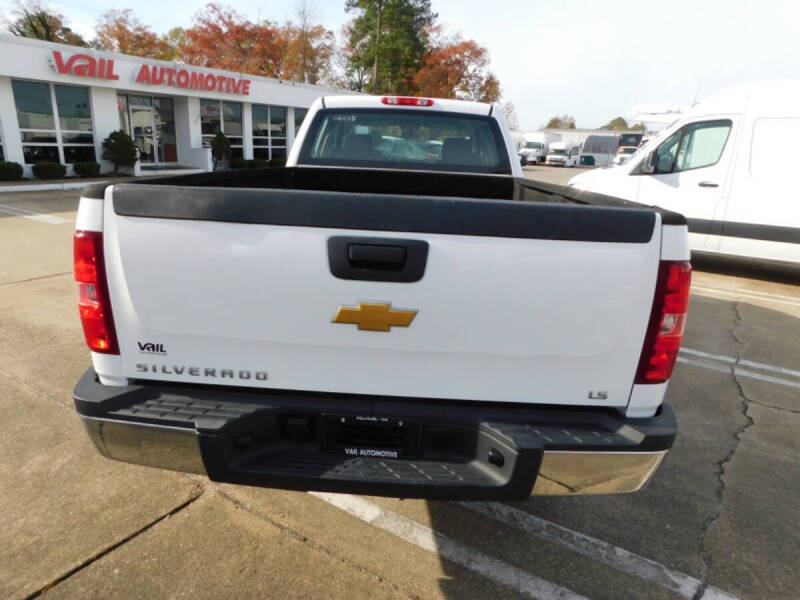 2013 Chevrolet Silverado 2500HD Work Truck photo 4