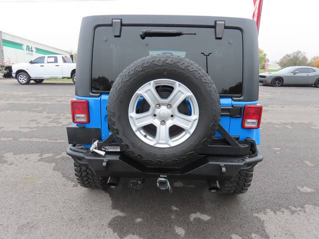 2011 Jeep Wrangler Unlimited for sale at Modern Automotive Group LLC in Lafayette, TN