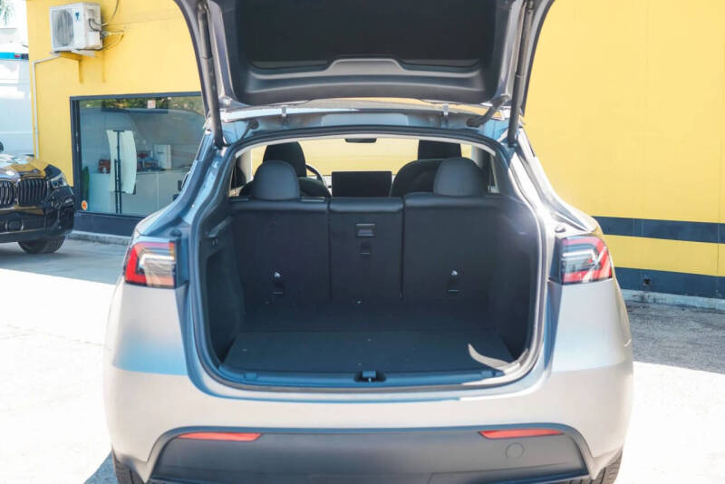 2024 Tesla Model Y Long Range