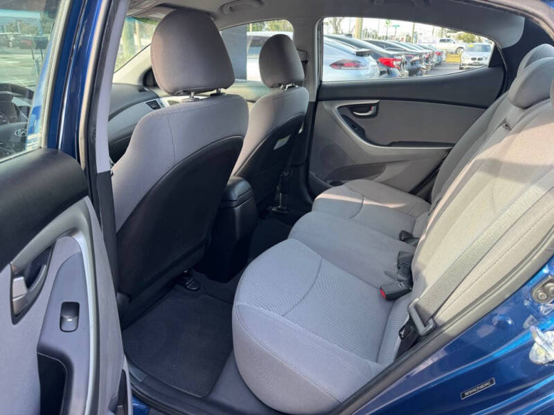 2015 Hyundai Elantra SE