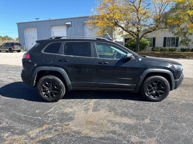 2019 Jeep Cherokee for sale at DECKER AUTO SALES in Bay City, MI