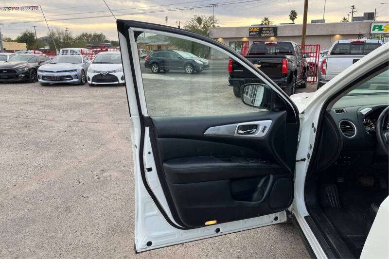 2020 Nissan Pathfinder SL