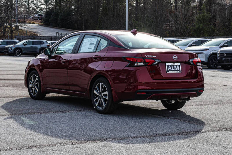 2025 Nissan Versa SV