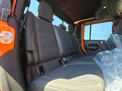 2025 Jeep Gladiator NightHawk