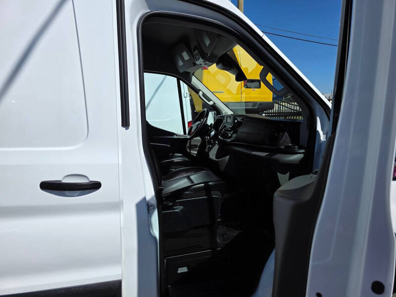 2023 Ford Transit 250