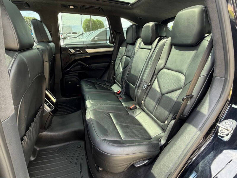 2013 Porsche Cayenne GTS