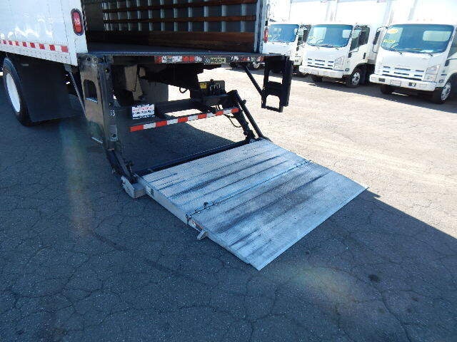 2016 Freightliner M2 106