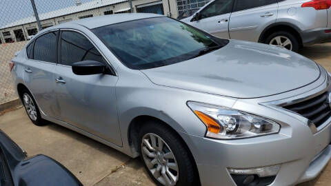 2013 Nissan Altima for sale at DFW AUTO FINANCING LLC in Dallas TX